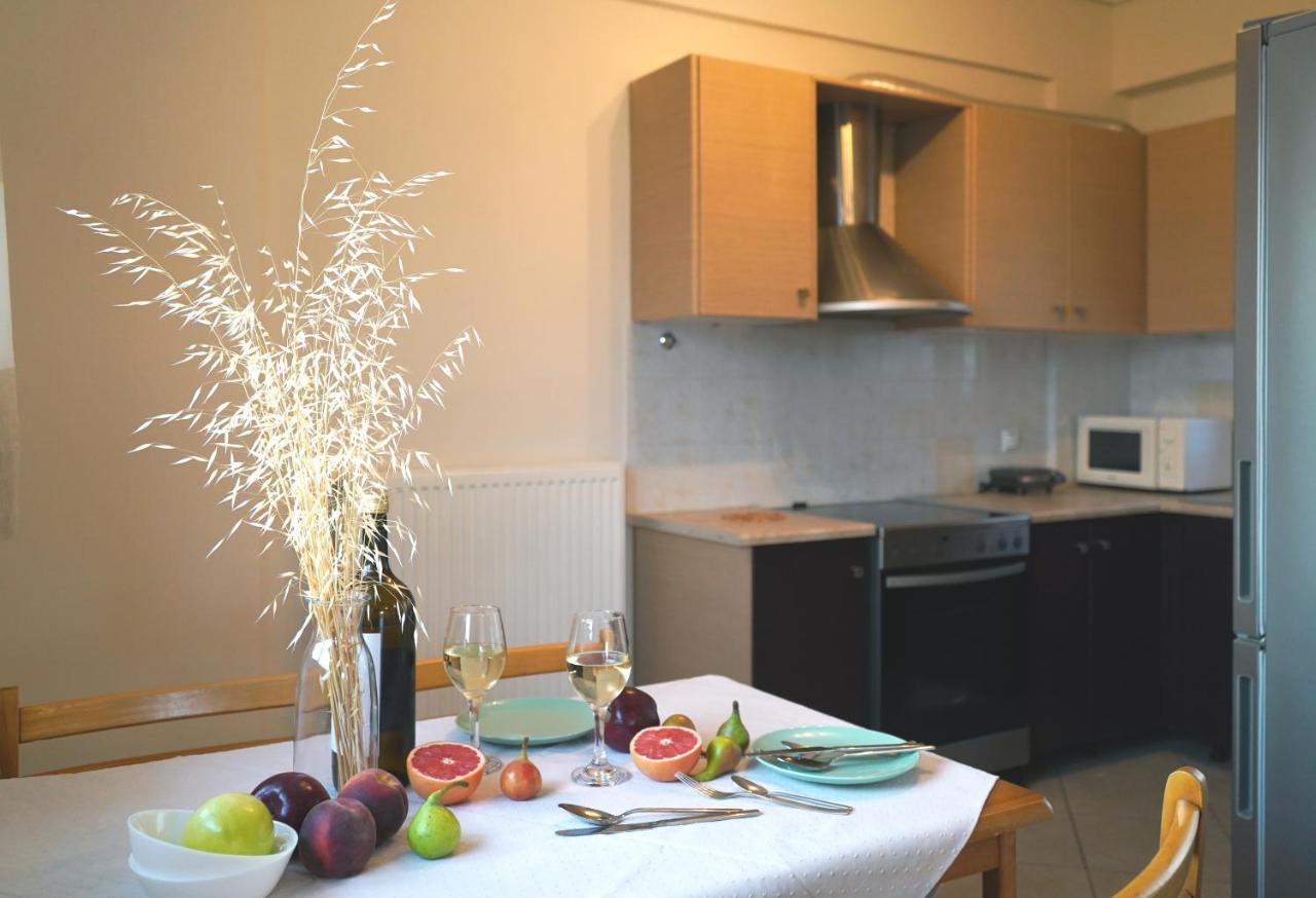 Semiramis Suites With Pool Kalamáta Eksteriør bilde