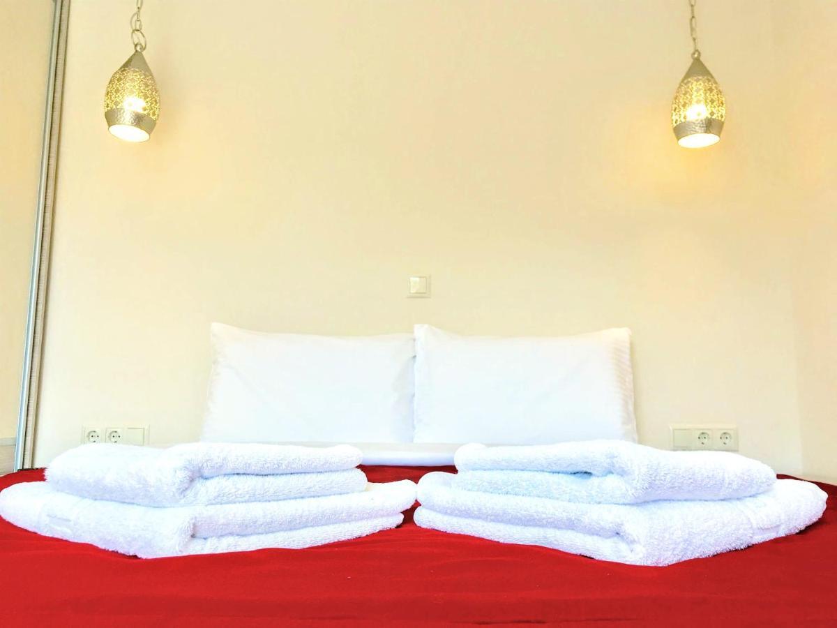 Semiramis Suites With Pool Kalamáta Eksteriør bilde